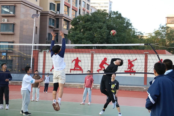 尼亞的防守